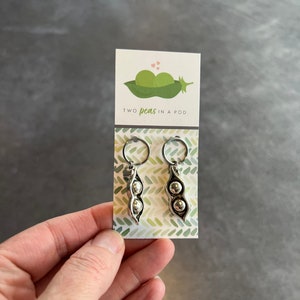 Two Peas in a Peul Charms Sleutelhanger Ritssluiting 2 stuks 30 x 10 mm Vrienden Paar Partners Hart Liefde Voedsel Erwten Envelop