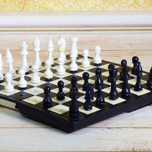 Map reisschaakset Sovjet-zakschaak Vintage compact schaak Zwart-wit plastic bordspel USSR Oekraïens schaken Opvouwbaar wegschaak #1