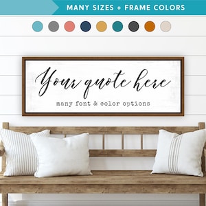 Può includere: Una targa da parete rettangolare con cornice in legno scuro e sfondo bianco con il testo nero Your quote here e many font & color options. Sopra ci sono otto cerchi colorati che indicano le opzioni di colore della cornice.
