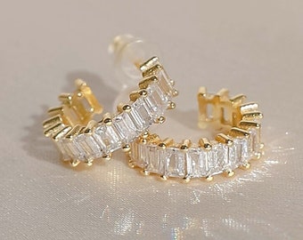 Créoles en or 18 carats Petites créoles Boucles d'oreilles baguette Boucles d'oreilles en diamant Boucles d'oreilles tendance Boucles d'oreilles Huggie, cadeau maman pour elle