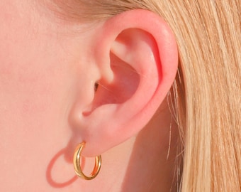Gold Hoop Earrings Small Hoop Earrings Gold Huggie Hoops Thin Hoop Earrings Medium Gold Hoops Gold Earrings Gift for Her Gift for Mom