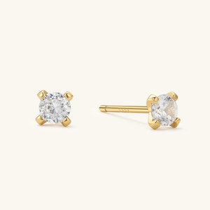 18k Stud Earrings Cartilage Earring Gold Studs Diamond Stud Earrings Gold Earrings Minimalist Earrings Dainty Earrings Circle Gift for Her