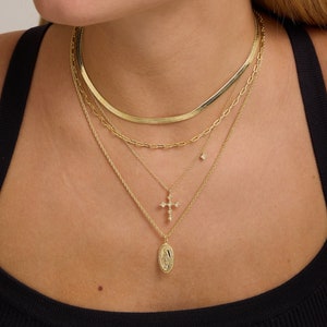 Collar de cruz de oro de 18 quilates, delicado collar con colgante, collares en capas para mujer, collar de oro, regalo para el Día de la Madre, regalo para mamá para ella