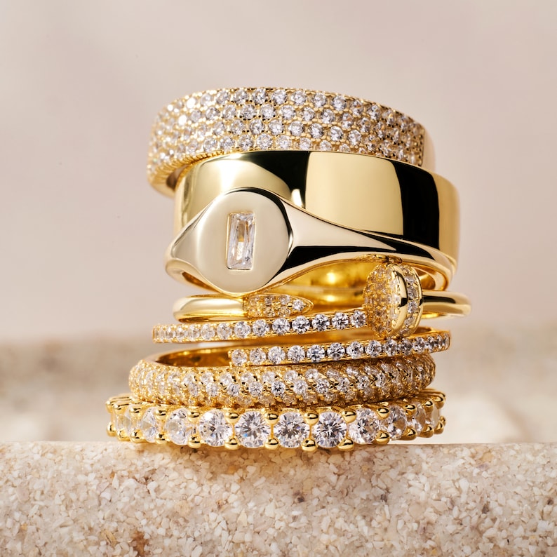 Pave Diamantvigselring Evighetsring Förlovningsring Guldring Stapelringar Statementring Minimalistisk ring Vigselring Present till henne bild 6