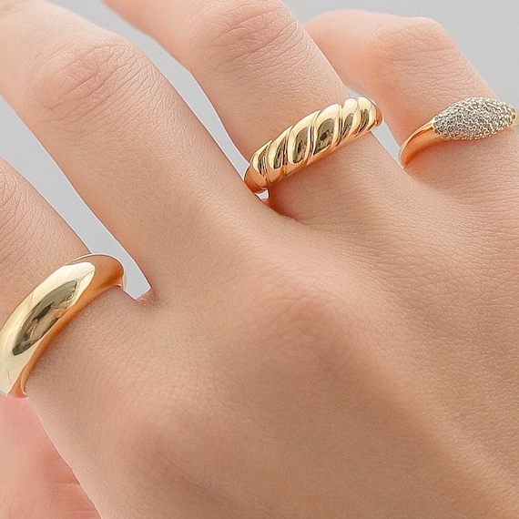 18ct Gold Croissant Style Ring