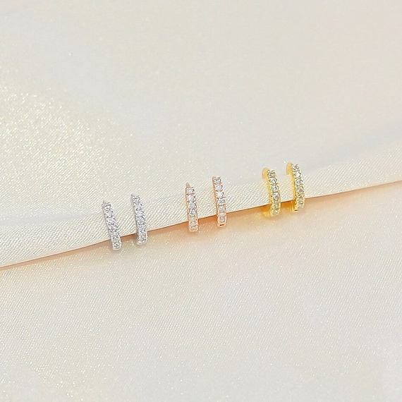 18k Solid Yellow Gold Cute Smooth Hoop Huggie Earrings 0.38” Diameter 2.80g 