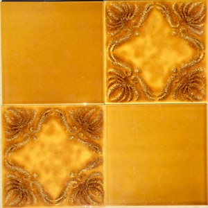 Set of 4 stylish vintage tiles from the 70s from Italy and France with relief and abstract motif 15 x 15 cm