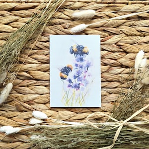 Biglietto di auguri Bumblebee. Ape. Lino bianco. Biglietto vuoto A6. Lavanda e ape. Qualsiasi occasione. Stampa artistica scozzese. Regalo ape.