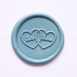 Nom personnalisé avec timbre de cire Double Hearts - Timbre de sceau de mariage - Timbre de cire de fiançailles - Sceau de cire d’invitation - Timbre de cire initial personnalisé