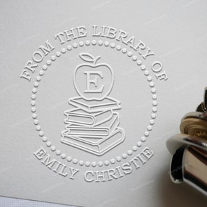 Benutzerdefinierte Embosser Stempel - aus der Bibliothek von Embosser - Bücher und Apple personalisierte Buch Embosser - Monogramm Embosser Stempel - Hand Embosser
