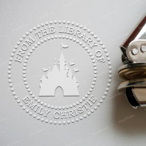 De la bibliothèque de Embosser - Timbre de Embosser de château personnalisé - Embosser de livre de bibliothèque personnalisé - Timbre de gaufrage - Embosser à main