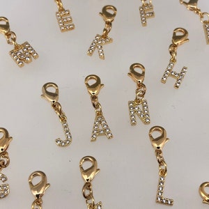 Letras bañadas en oro de 18 quilates, dijes, pedrería; regalo personalizado; Alfabeto, Colgante, Letras, Amor, Amistad;