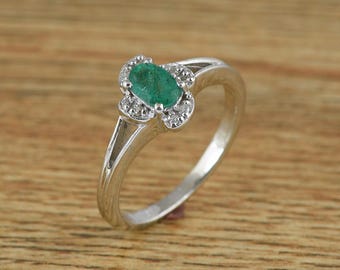 Oval Emerald Ring: 925 Sterling Silver Halo Gemstone