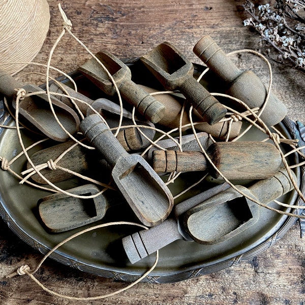 Small Wooden Scoop, Petite pelle en bois