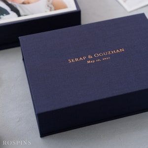 Boîte à photos en lin - Bleu marine | Boîte photo de mariage aux dimensions personnalisées | Feuille estampée avec logo ou textes