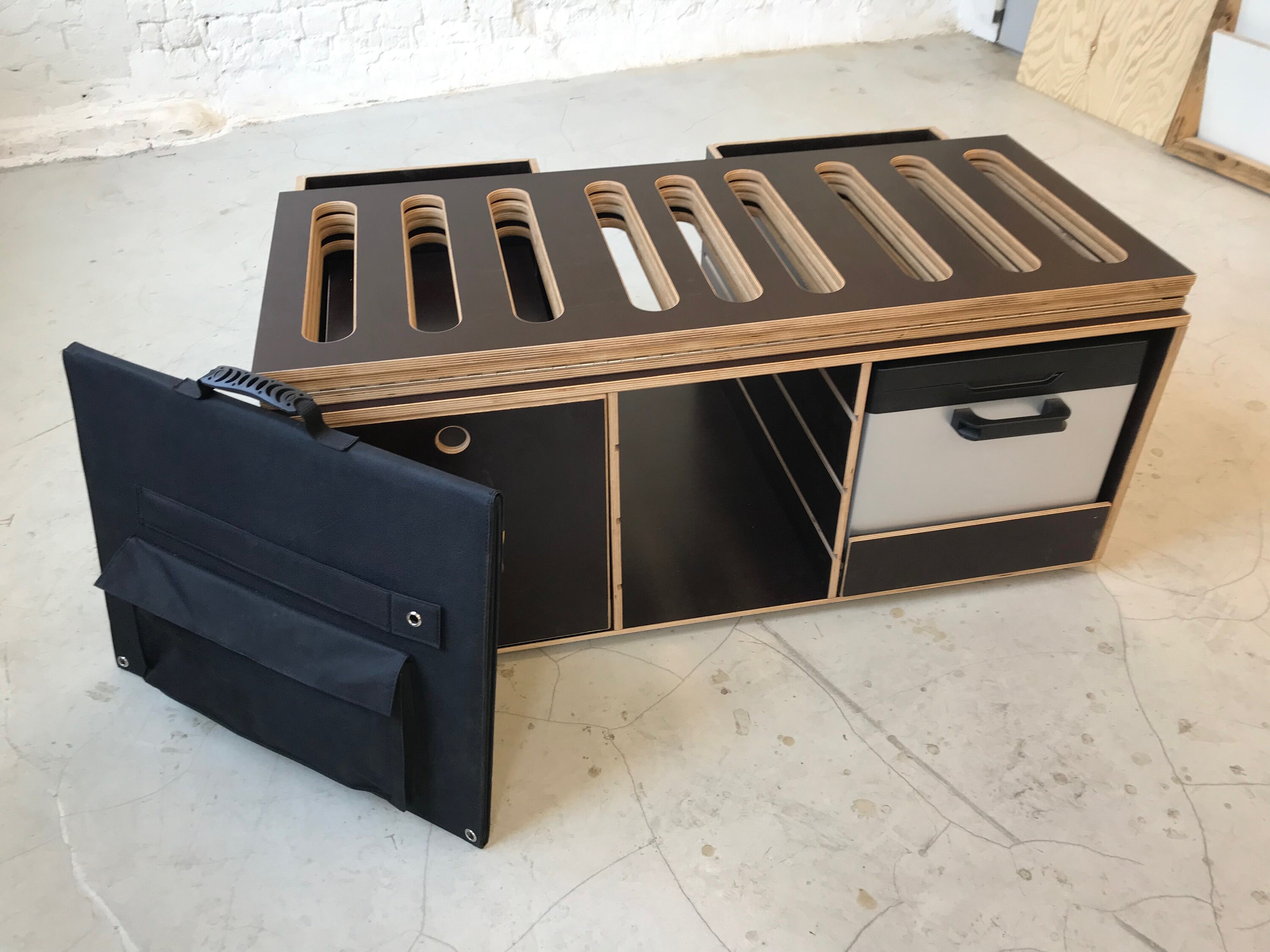 Pure Campingbox M / L Including Cool Box, Solar Panel and Solar Generator 