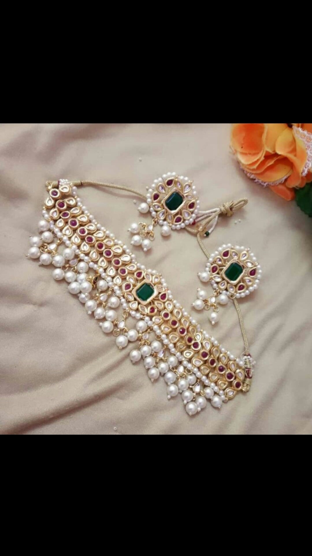 Choker Set With Earings of Green Pearls 