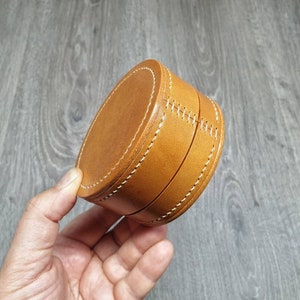 Original runde Schmuckschatulle, Leder Schmuckschatulle, handgemachte runde Ledertasche, runde Lederbox, Kopfhörertasche, Etui für Iem, Iem Etui