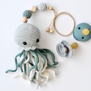 Maxi Cosi pendant "Octopus" crocheted