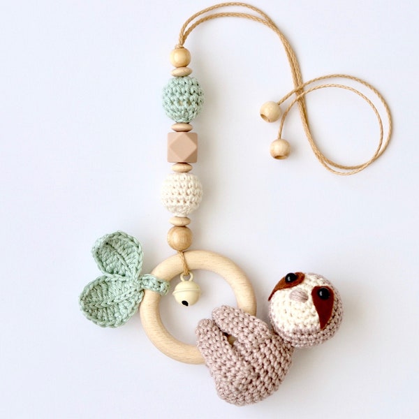 Maxi Cosi pendant "sloth" crocheted