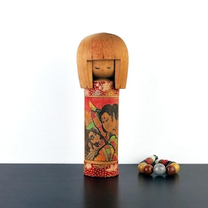 vintage Kokeshi Art Doll - Poupée japonaise en bois faite à la main - Décoration d&#39;intérieur unique - 15 cm / 6&quot; de haut