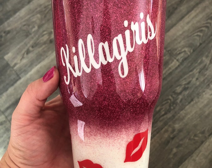 Kiss lip glitter tumbler