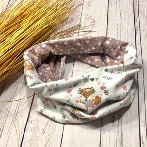 Wendeloop Loop Baby KU 44-62 “summer fox” white with old pink, scattered flowers, scarf neck sock baby toddler