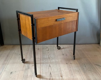 Mid Century Nähtisch