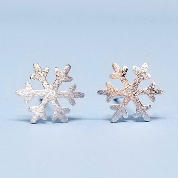 Tiny 925 Sterling Silver Snowflake Stud Earrings