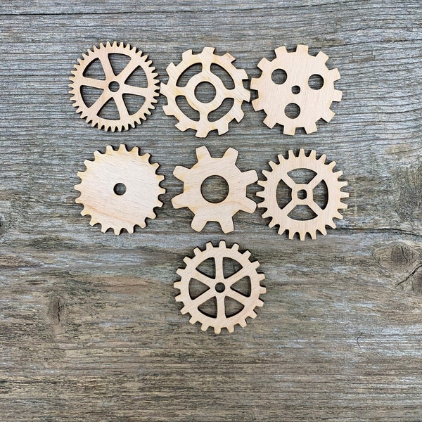 Wooden gear shape, various sizes, for crafts , decoration, natural wood