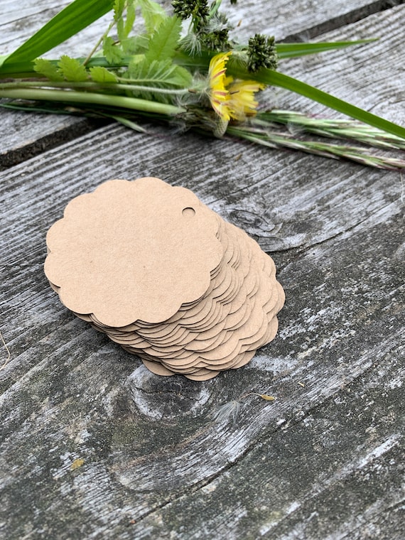 Blank Eco Card Paper Tags: Round Scalloped Gift Tags