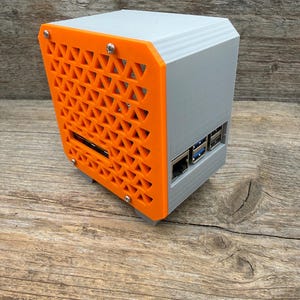 Custodia per Raspberry Pi 5 – Contenitore per mini PC stampato in 3D – Alloggiamento desktop in PLA – Custodia per componenti elettronici ventilata