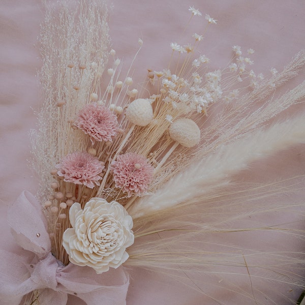 Preserved Dahlia Pampas Grass Boho Bridal Bouquet / White Billy Ball Bouquet / Sola Flower Bouquet with Dried Preserved Flowers