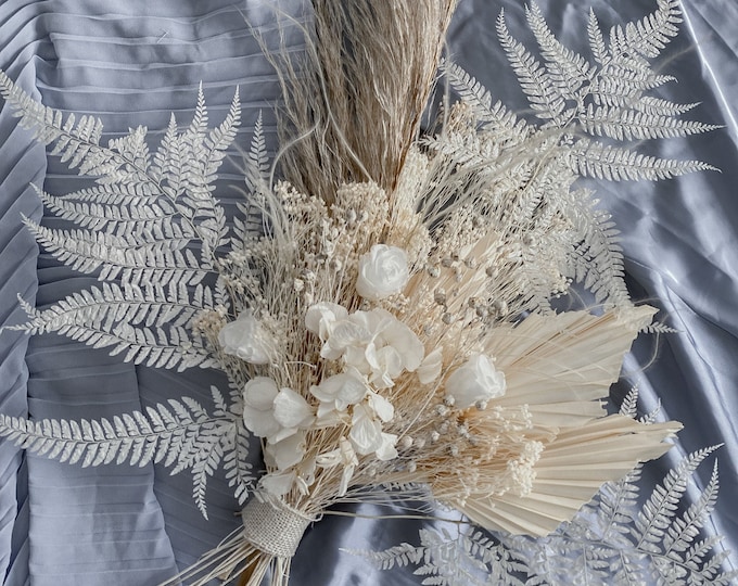 Preserved pampas grass boho bouquet / palm spear bouquet/ eternal blossom hydrengea bouquet