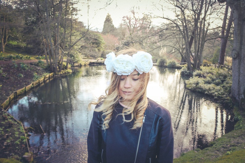 Bridal Rose Crown Big Rose Crown Rose Crown for Bridesmaid Silk Rose White Flower Crown Ivory Rose Flower Crown flower girl crown
