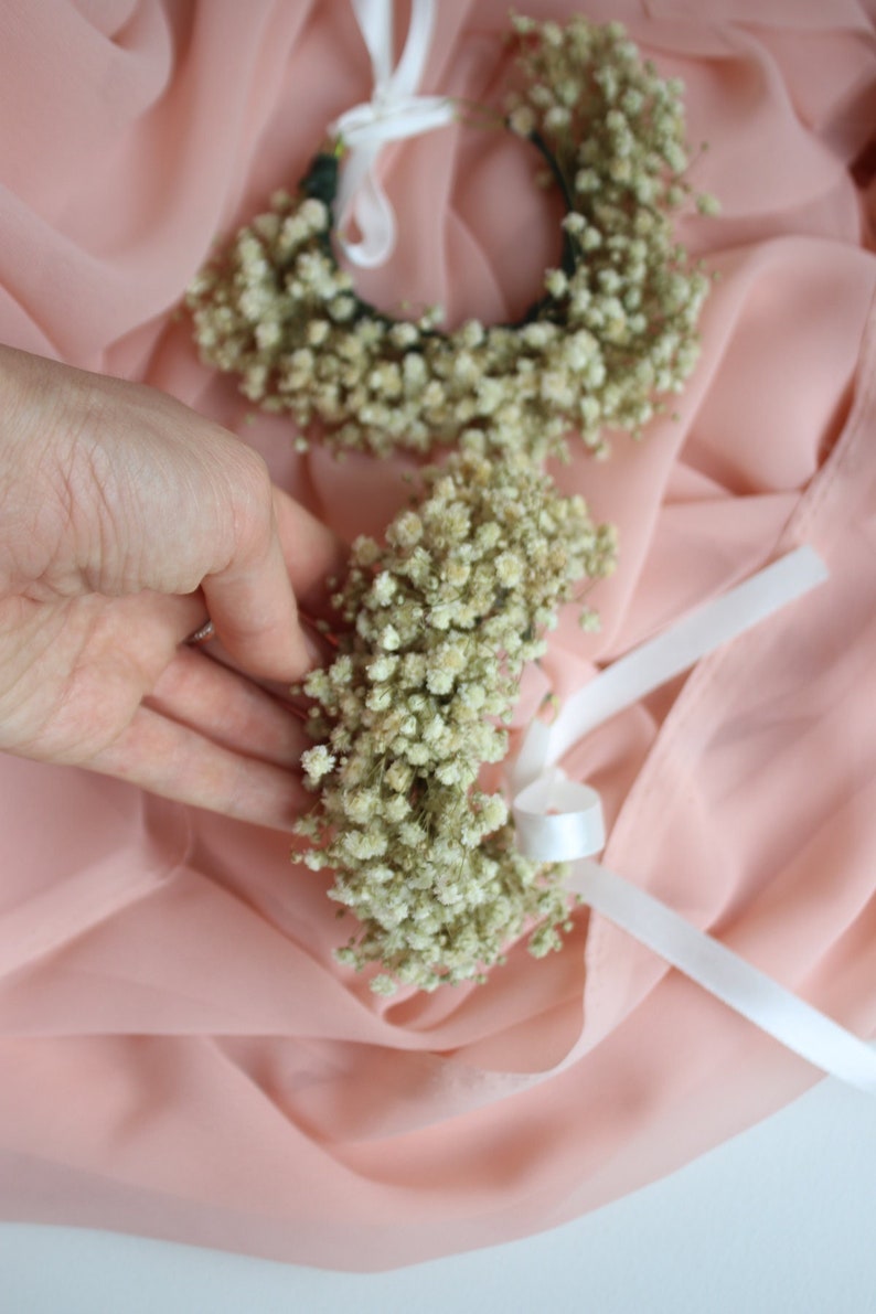 Corsage de poignet de souffle de bébé / mariage de fleurs séchées / corsage de poignet de demoiselle dhonneur fait à la main / bracelet de fleurs image 4