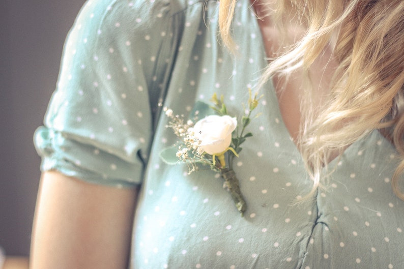 Button hole Baby/'s breath /& Rose Pin Corsage Wedding Pins Boutonniere Wedding boutonniere Wedding accessories silk flower