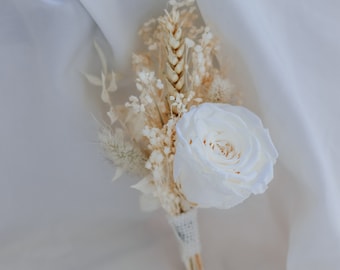 Gebleichte Gypsophila Anstecknadel und natürliche getrocknete Blumen Boutonniere konserviert Rose Knopfloch / Boho Boutonnaire