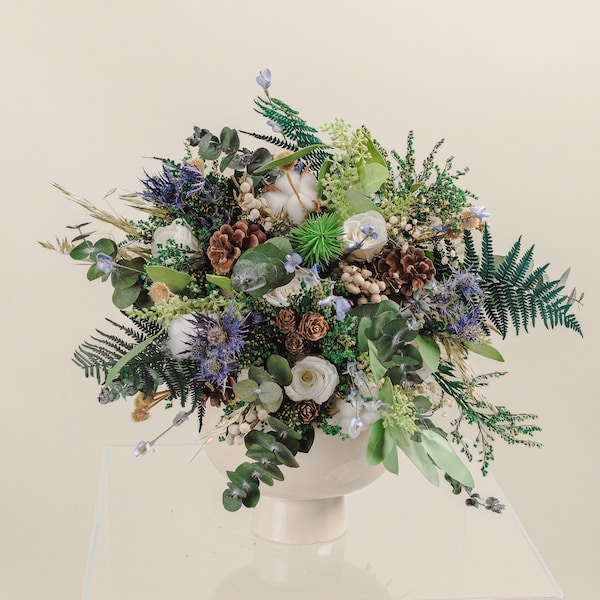 Winter wonderland bouquet christmas wedding boho bridal bouquet / greenery bouquet with pine cones and eternal roses