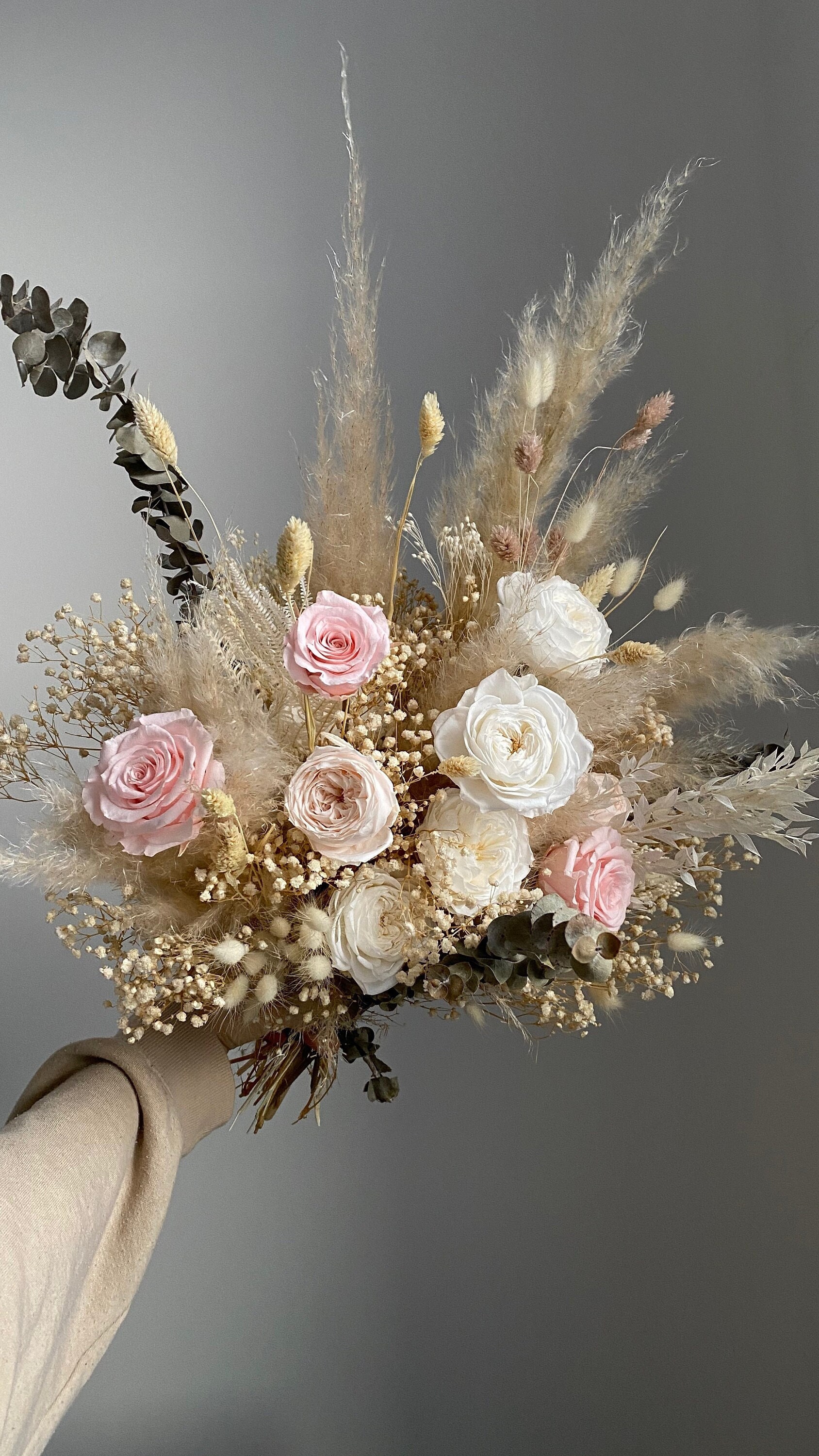 Rosas eternas crema y rosa pastel aliento del bebé ramo de novia / flores  de boda boho -  México