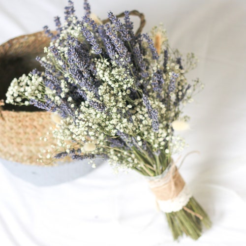 Lavender bouquet / dried lavender / darling bridal bouquet / dried flower bouquet / lavender wedding / bridesmaid bouquet / lavender bunch