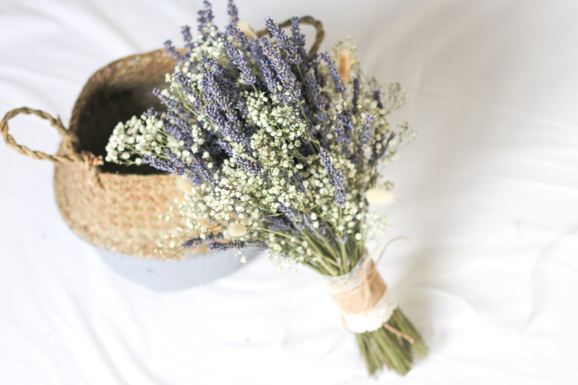 Bouquet of dry lavender flowers and sachets filled with dried lavender  Stock Photo by ©ChamilleWhite 140011974