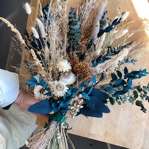 Bouquet da sposa boho di eucalipto blu scuro ed erba di pampa / bouquet di erbe secche di erba di pampa / bouquet di fiori secchi / bouquet da sposa boho