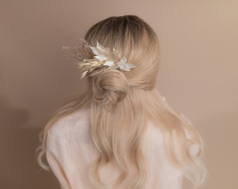 The pampas and prairie hair comb wedding accessory set / boho wedding