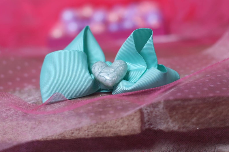 Big colorful bows for girls