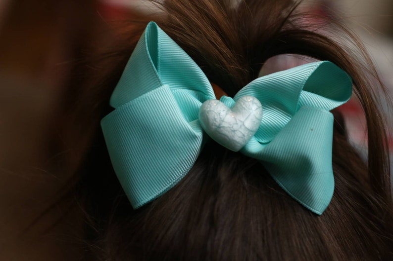 Big colorful bows for girls