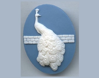Kelmscott Designs 1" x 1.5" Nita's Peacock Needle Minder