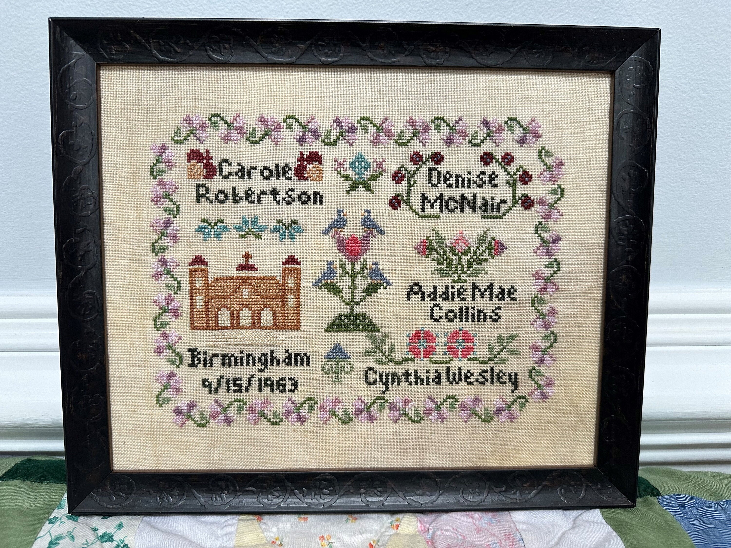 アンティーク　大きな　サンプラー　リネン　クロスステッチ　刺繍　リス　鳥アメリカ フランスアンティークアルファベット＆刺繍サンプラー25.5×20cm