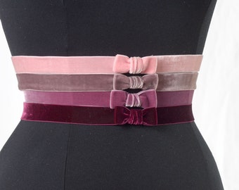 Stretch belt with bow made of pink, old pink, lilac or wine red velvet with hooks and eyelets