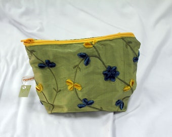 Cosmetic bag "Velvet & Silk" green with yellow and blue velvet flower pattern